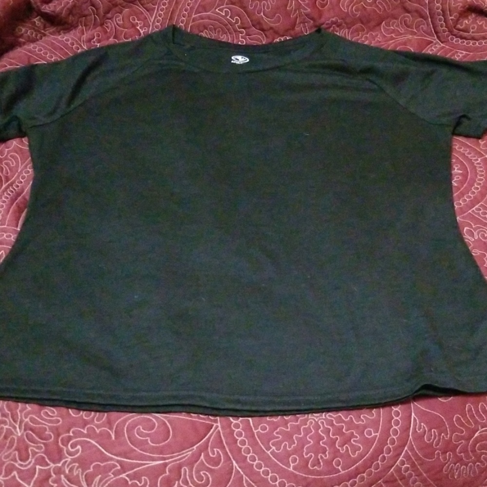 Athletic shirt